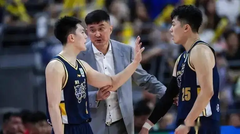 魔术师叫停字母哥交易：没人能拆散这支尼克斯'></a></li><li class='hiSlider-item td-dynamic-news-card'><a href=