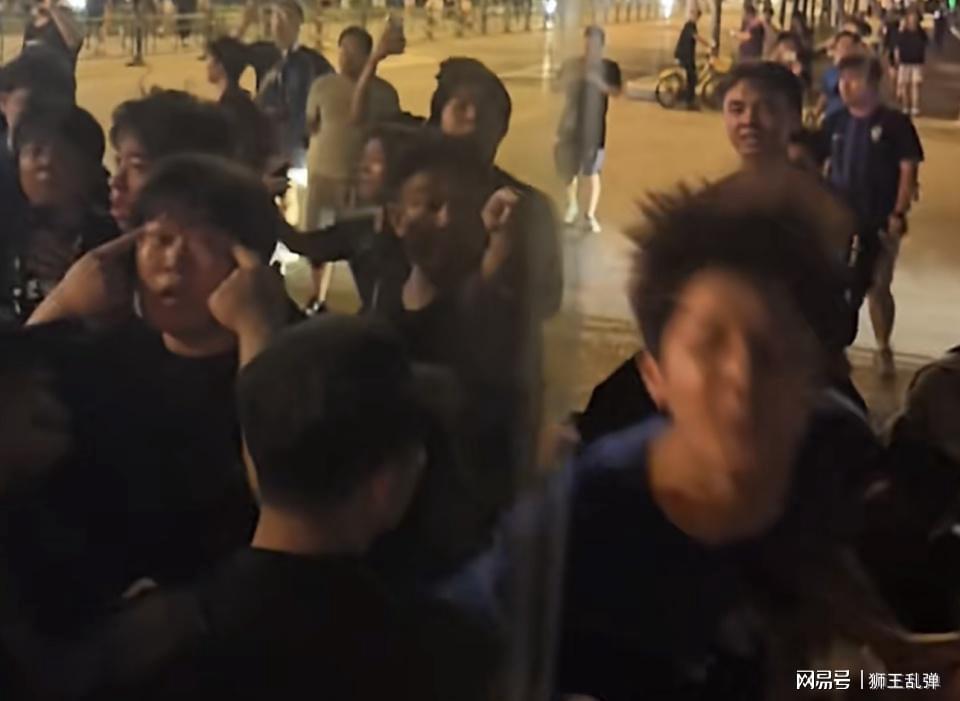 史上最瘦卢卡！东契奇再次减重引热议：被看好蝉联新赛季得分王'></a></li><li class='hiSlider-item td-dynamic-news-card'><a href=